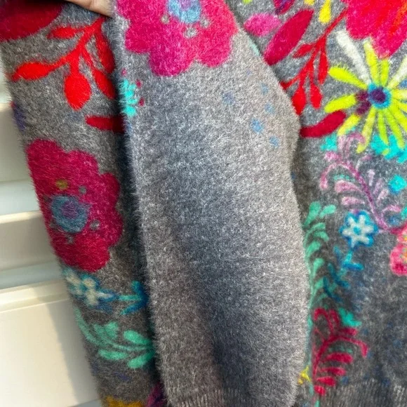 NATURAL LIFE cashmere-like fuzzy colorful floral pullover sweater size medium - Picture 6 of 8